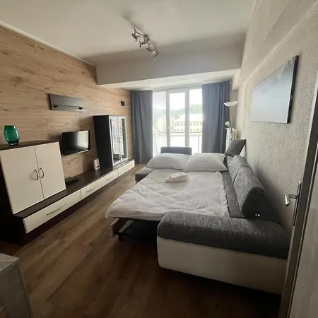 Pinky Square Apartman *